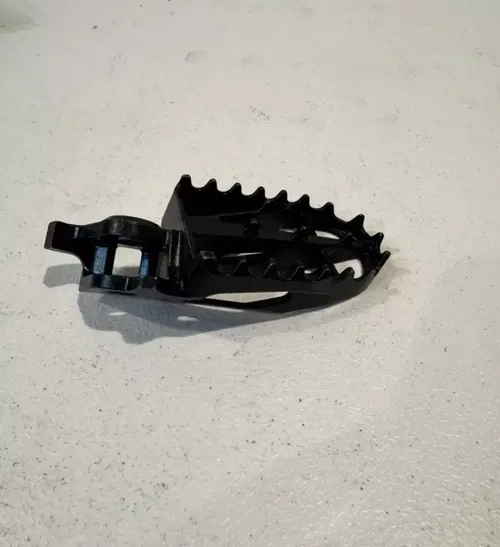 OEM KAWASAKI right footpeg peg 06-25 kx 450 450x 250 250x klx450