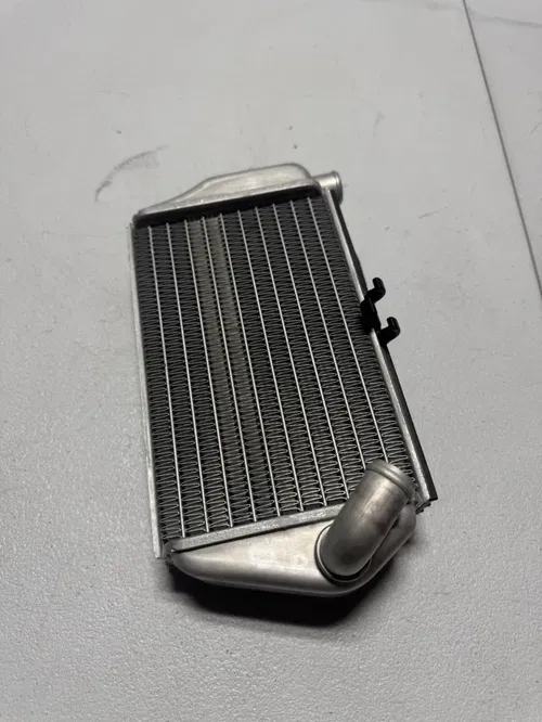 NEW 2025 KTM 85sx oem left radiator 25 mc 85 ktm tc mc sx 47235007000