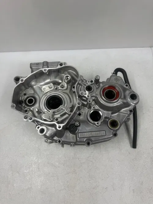 2024 Kx450 engine cases crankcase motor crank case 24-25 kx 450 450x 14101-0025