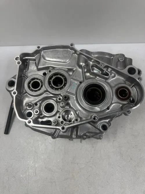 2024 Kx450 engine cases crankcase motor crank case 24-25 kx 450 450x 14101-0025