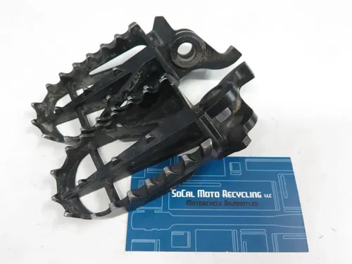 2007-2022 Kawasaki KX250F OEM Foot Pegs 2007-2018 KX450F KLX450R Footpegs Stock
