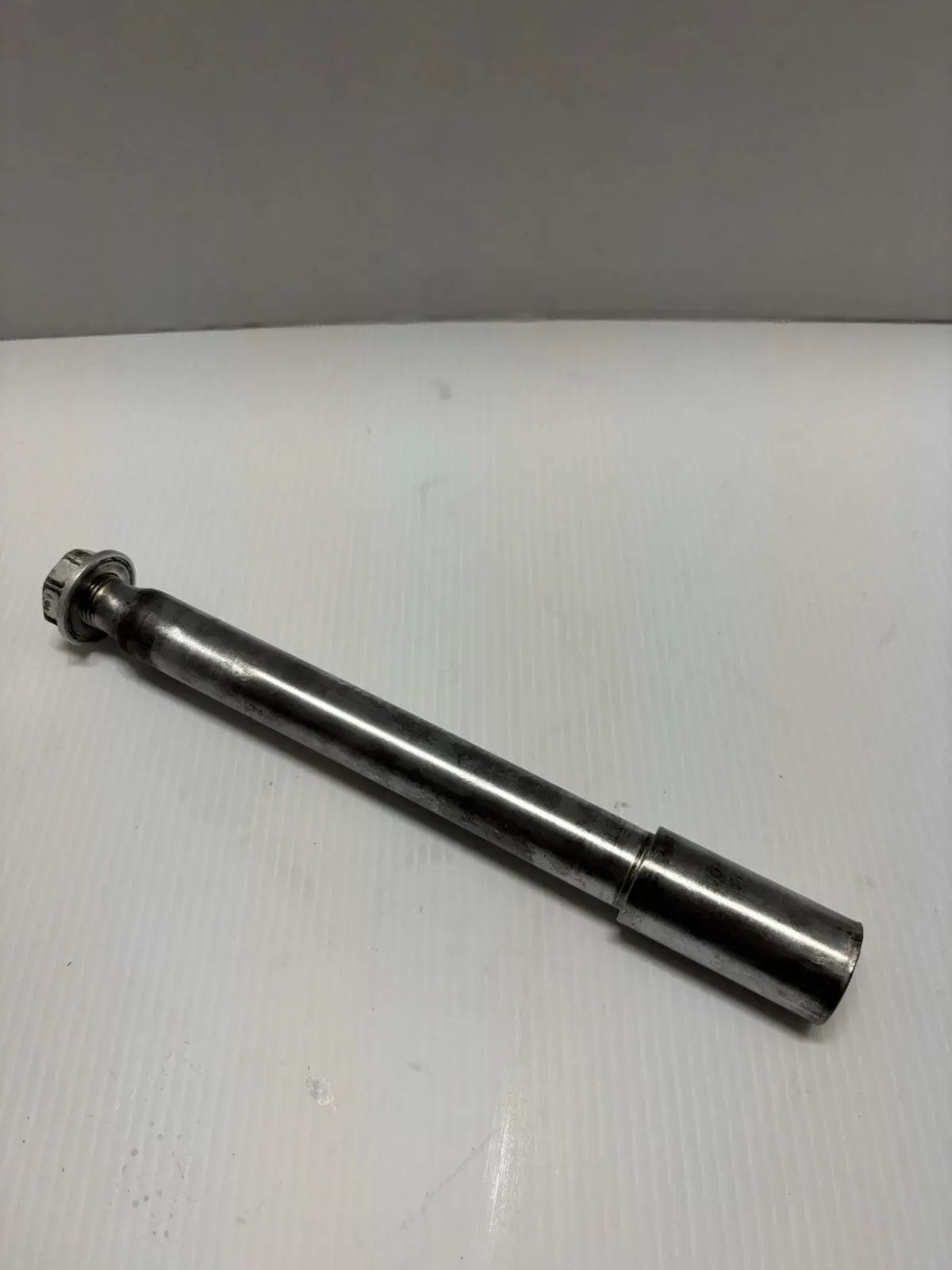 2004 HONDA CR250R OEM FRONT WHEEL RIM AXLE PIVOT BOLT 44301-MEN-000