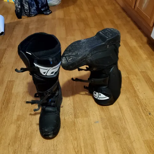 Fly Boots - Size 9.5