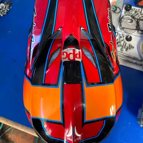 Troy Lee SE5 Carbon Helmet size large 