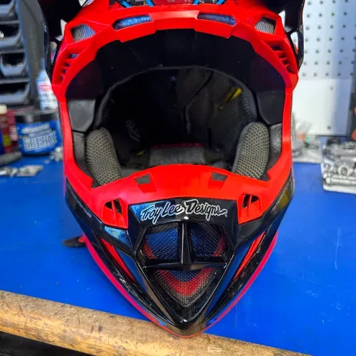 Troy Lee SE5 Carbon Helmet size large 