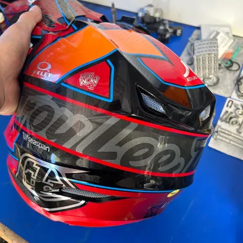 Troy Lee SE5 Carbon Helmet size large 