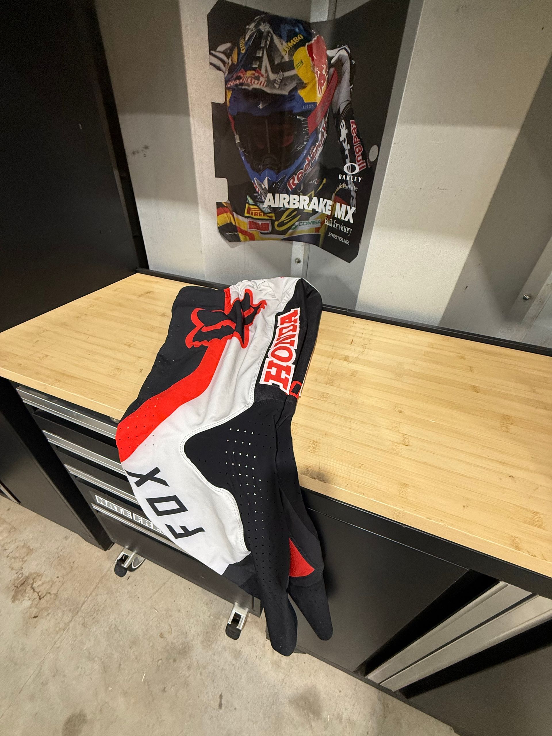 BRAND NEW FOX x HONDA PANTS
