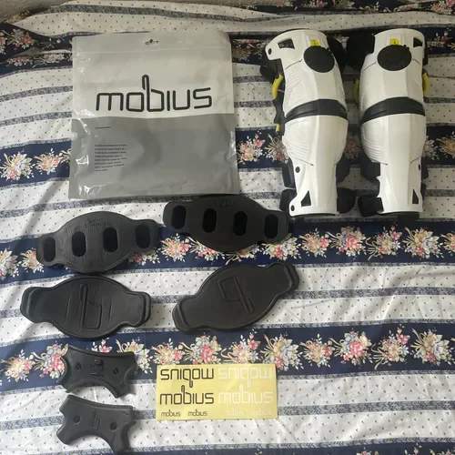 MOBIUS X8 Knee Brace 