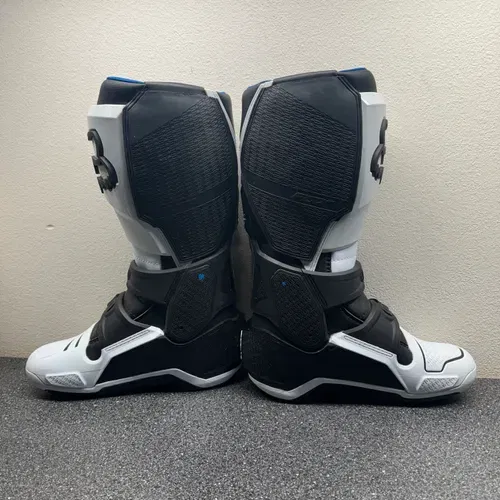 Fox Instinct Boots 2.0 Athlete ONLY Black/white (size- 9.5)