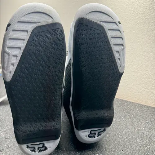 Fox Instinct Boots 2.0 Athlete ONLY Black/white (size- 9.5)