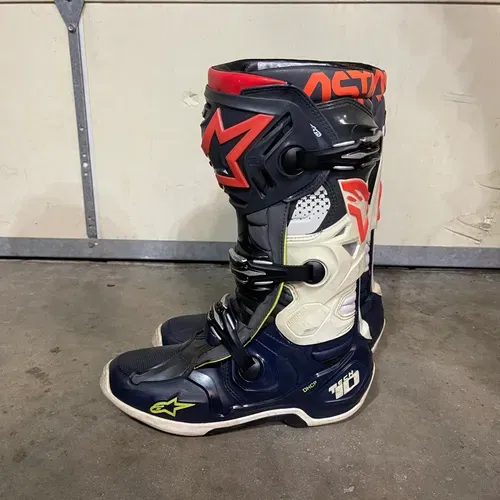 Alpinestars Tech 10 
Size 10
