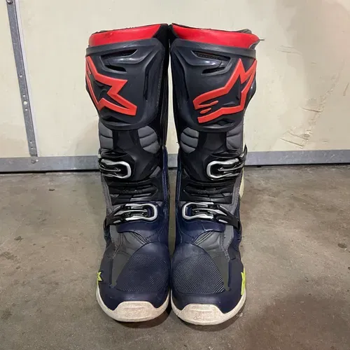 Alpinestars Tech 10 
Size 10