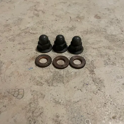 YAMAHA 90176-08026 90201-080L8 CYLINDER HEAD CROWN NUT PLATE