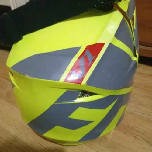 Fox V1 Helmet With Goggles