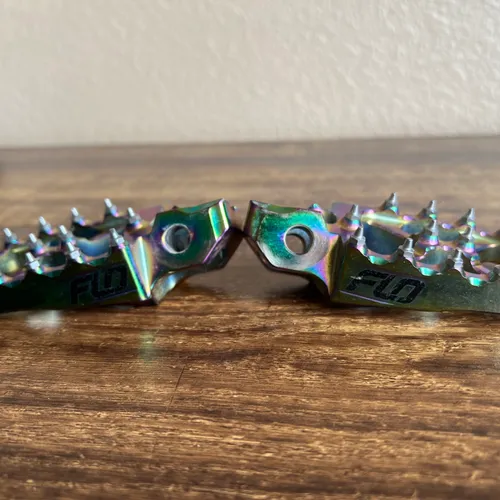 Flo Motorsports MX Pro Series Footpegs