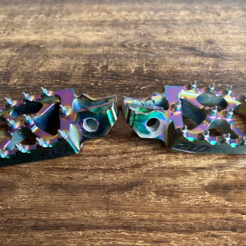Flo Motorsports MX Pro Series Footpegs