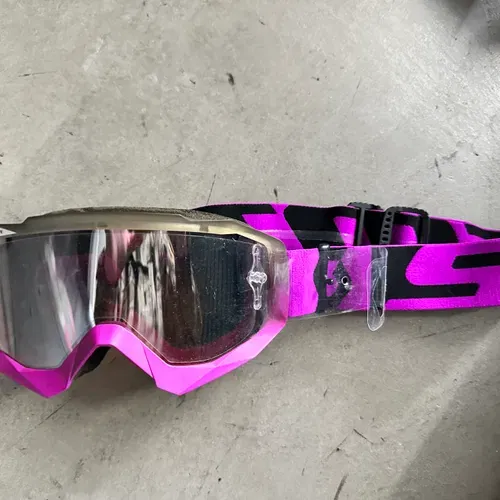 4 Pairs Of Scott Goggles & Case (bundle)