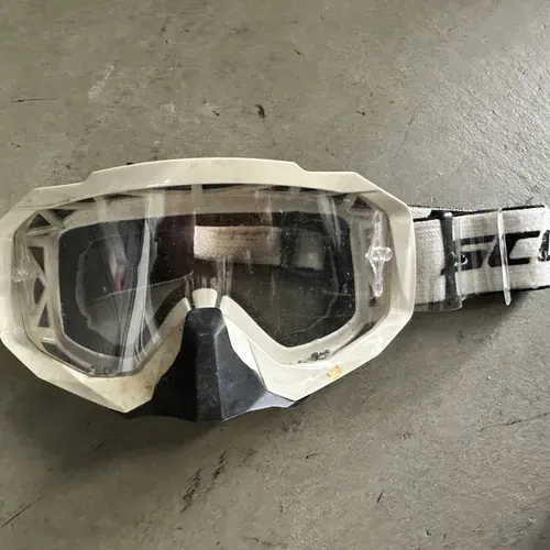 4 Pairs Of Scott Goggles & Case (bundle)