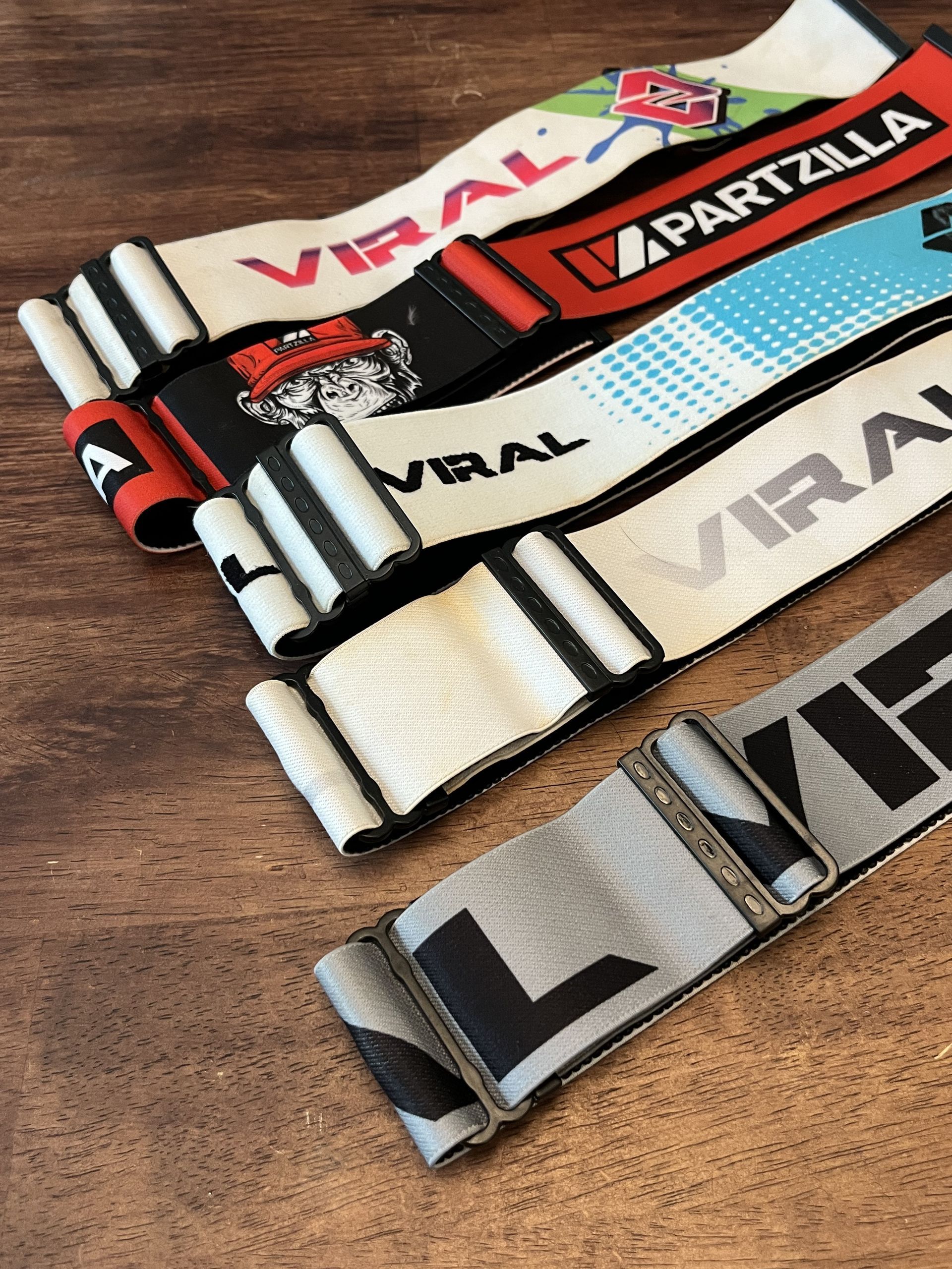 Viral Brand Alpha Signature Plus Series MX Goggle Lot W/ 5 Extra Straps 