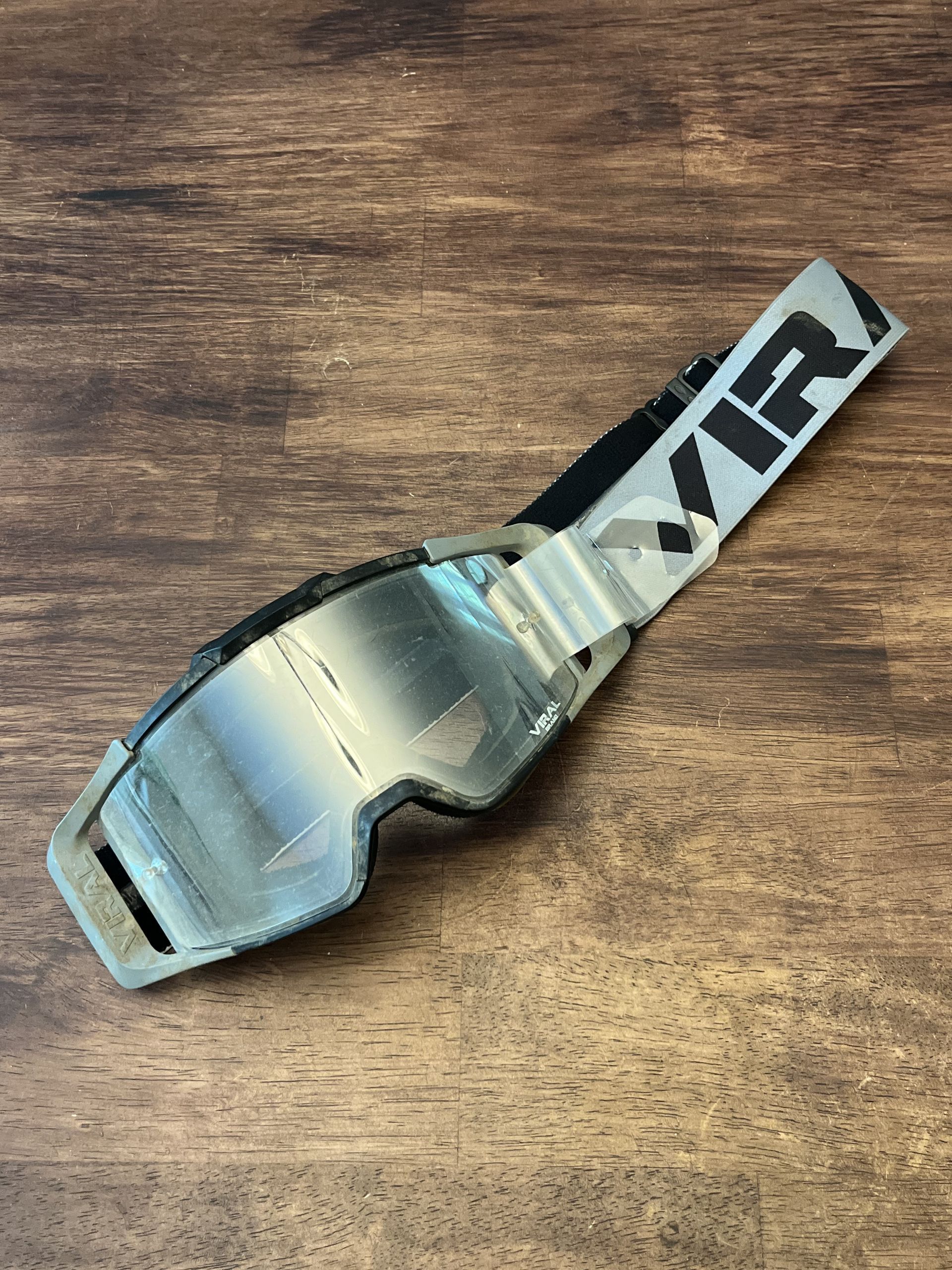 Viral Brand Alpha Series V2 Motocross Goggles with Clear Lens - GREY 