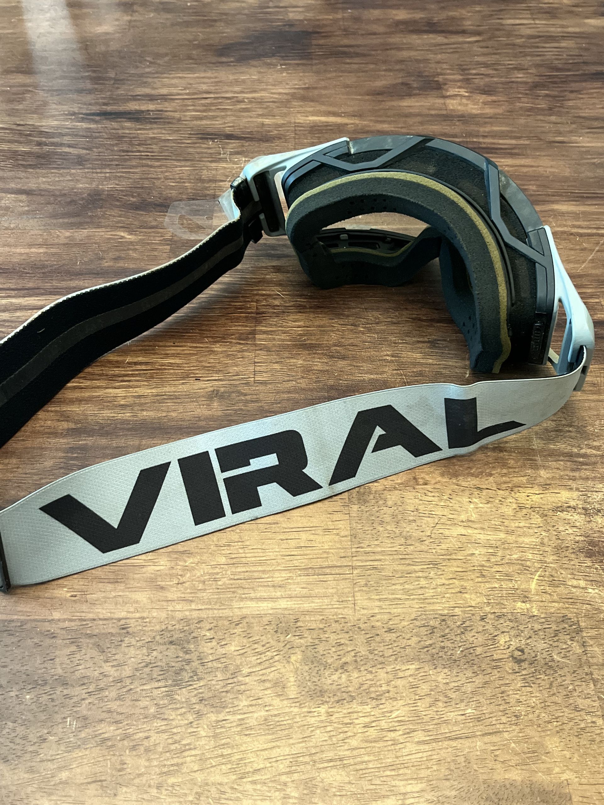 Viral Brand Alpha Series V2 Motocross Goggles with Clear Lens - GREY 