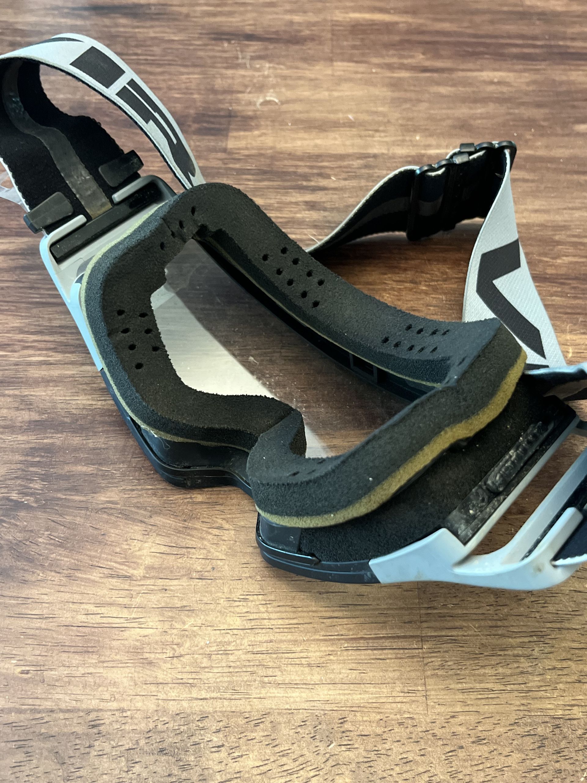 Viral Brand Alpha Series V2 Motocross Goggles with Clear Lens - GREY 