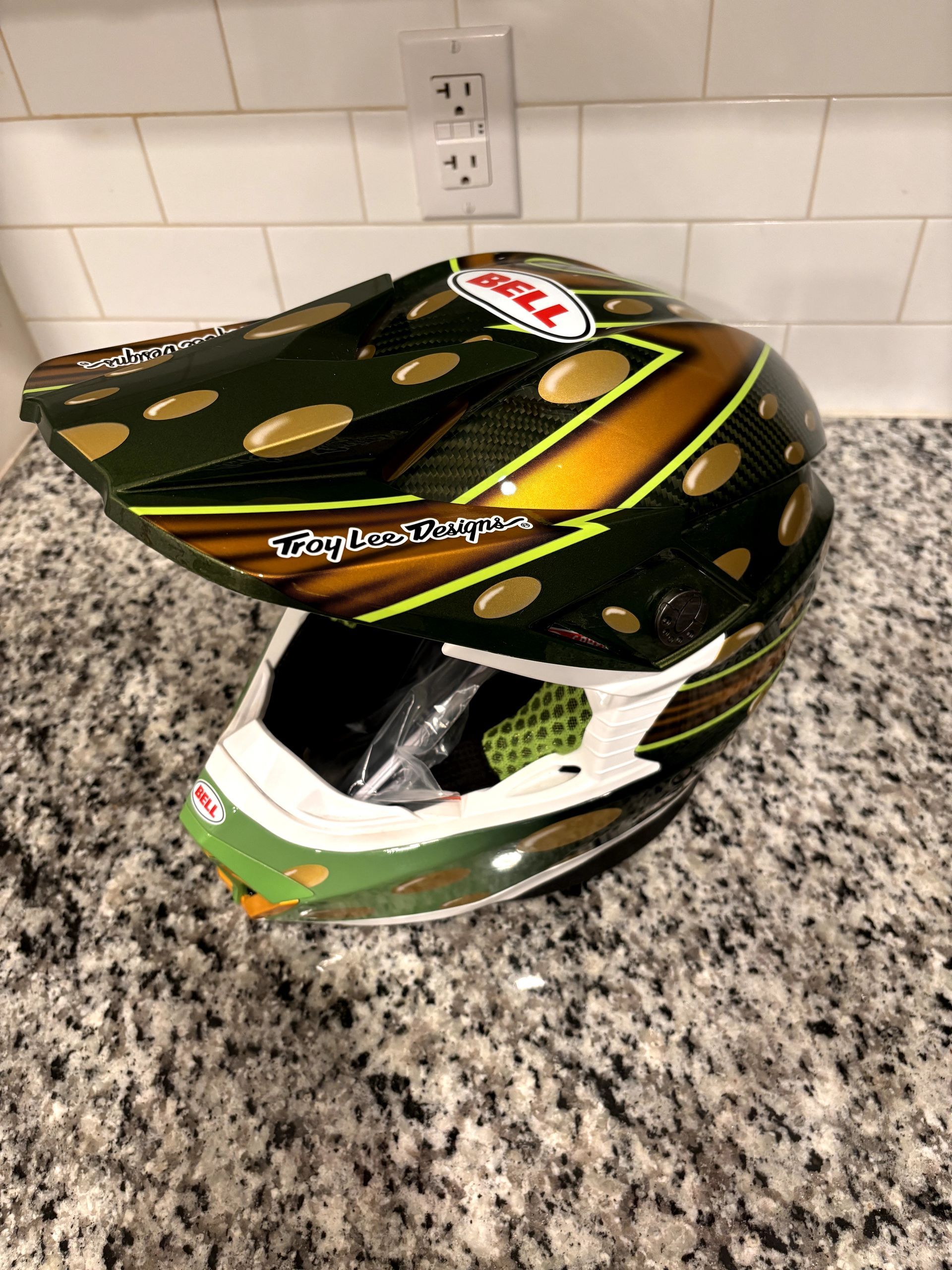 NEW Bell Moto-10 Spherical McGrath Replica Helmet - Gloss Green/Gold - S Small