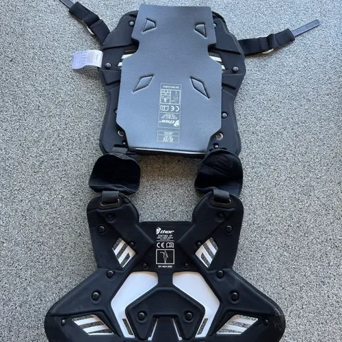 Thor Sentinel chest protector size XL/2XL