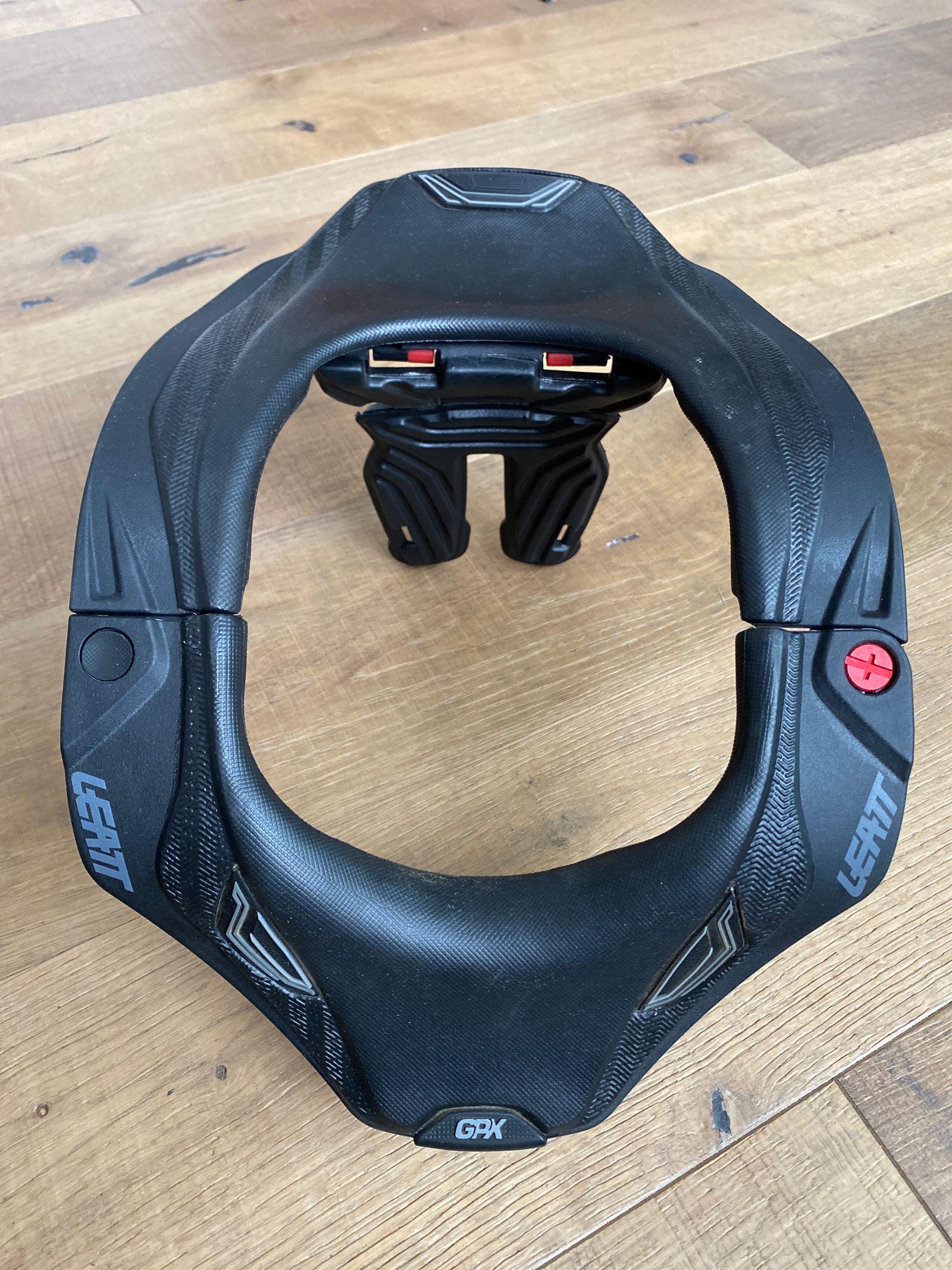 Leatt Neck Brace - Size L/XL - GPX 5.5 | MX Locker