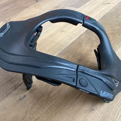 Leatt Neck Brace - Size L/XL - GPX 5.5