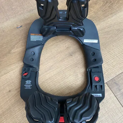 Leatt Neck Brace - Size L/XL - GPX 5.5
