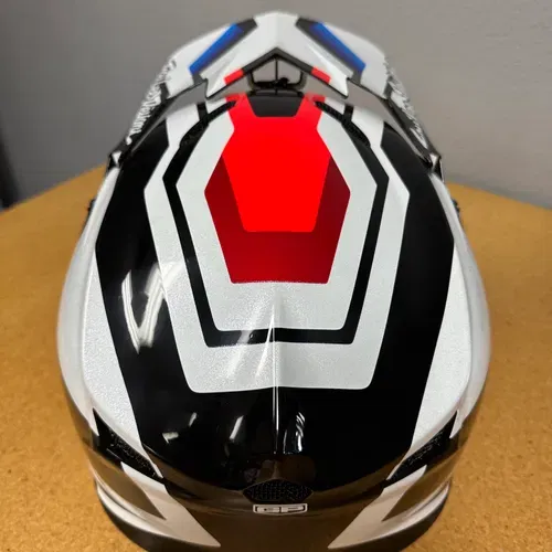 **FREE GLOVES**NEW Troy Lee Designs GP Helmet All Sizes