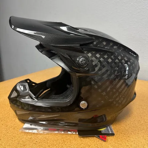NEW Troy Lee Designs SE4 CARBON Helmet Black Size Medium