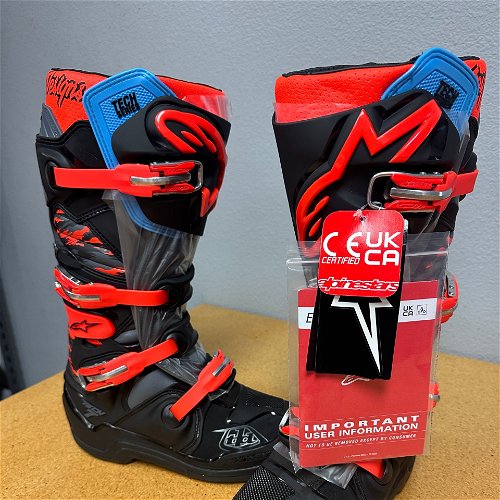 NEW Alpinestars Tech 7 Boots All Sizes**FREE SHIPPING**No Offers**