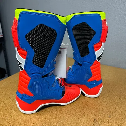 NEW Alpinestars Tech 7 Boots Size 11**FREE SHIPPING**No Offers**