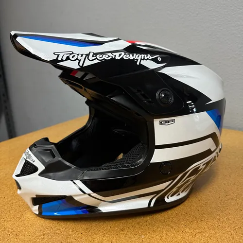 **W/FREE Goggles**NEW Troy Lee Designs GP Helmet All Sizes