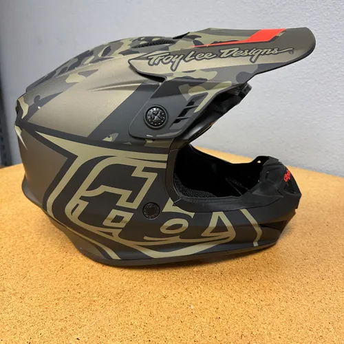 NEW Troy Lee Designs GP Overload Helmet Green Size Medium
