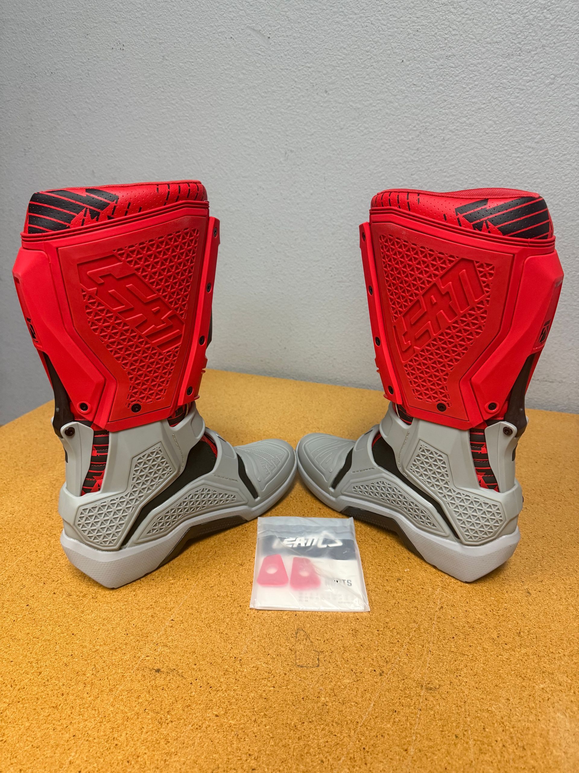 NEW Leatt 5.5 FlexLock Motocross Enduro MX Boots Gray/Red All Sizes**No Offers**