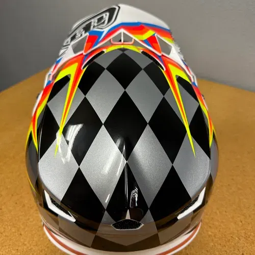 NEW Troy Lee Designs SE4 Helmet White Size Large