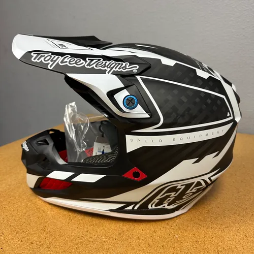 NEW Troy Lee Designs SE5 CARBON Helmet Black/Whit Size Large