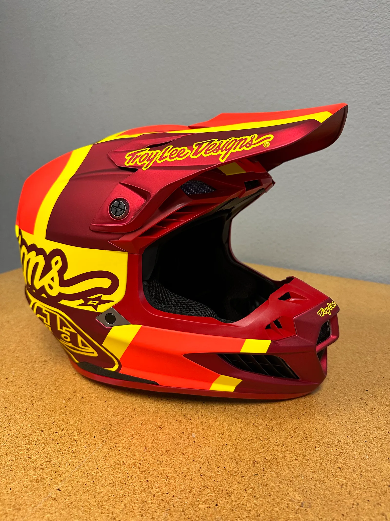 NEW Troy Lee Designs SE5 COMPOSITE Helmet Size Medium