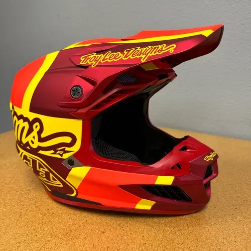 NEW Troy Lee Designs SE5 COMPOSITE Helmet  Size Medium