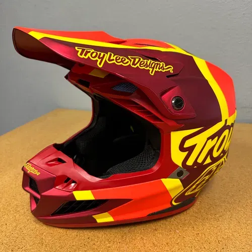 NEW Troy Lee Designs SE5 COMPOSITE Helmet  Size Medium