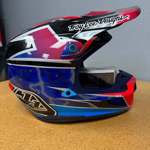 NEW Troy Lee Designs SE5 COMPOSITE Helmet Blk/Slv Size Medium