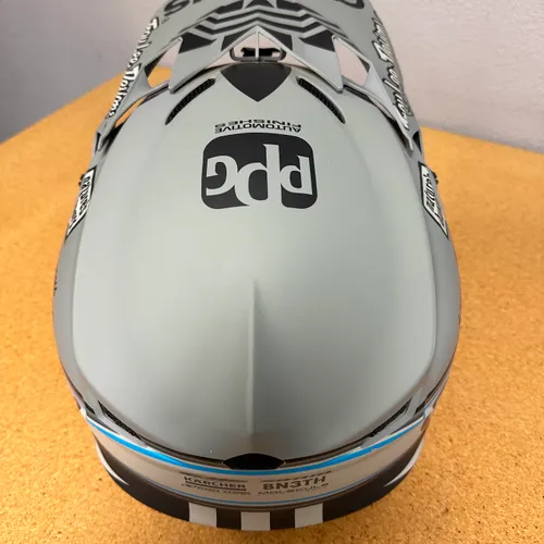NEW Troy Lee Designs SE4 Poly TEAM Helmet Size Medium