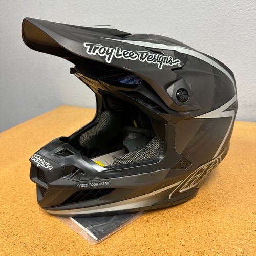 NEW Troy Lee Designs SE5 CARBON LINES Matte Black Helmet All Sizes