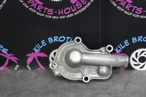 2001 99-22 yamaha yz250 OEM ENGINE WATER PUMP HOUSING COVER