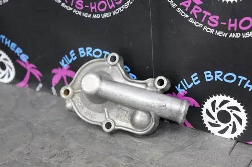 2001 99-22 yamaha yz250 OEM ENGINE WATER PUMP HOUSING COVER