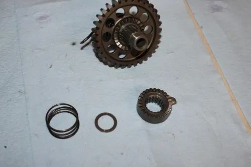 2005 suzuki rmz450 OEM KICKSTART KICK START SHAFT W IDLER GEAR
