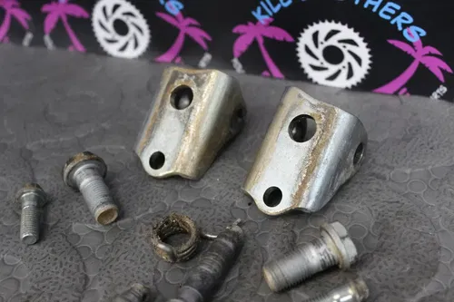 2005 CRF450R honda OEM LEFT RIGHT FOOT RESTS PEGS PEG MOUNTS SPRINGS PINS